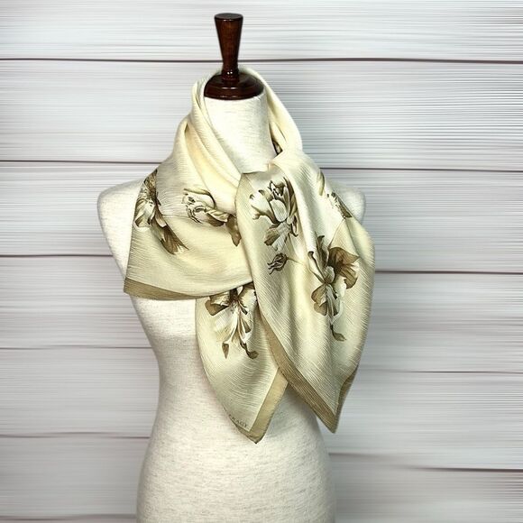 Ellen Tracy Silk Square Scarf Beige Taupe Roses Floral Print - Picture 8 of 11